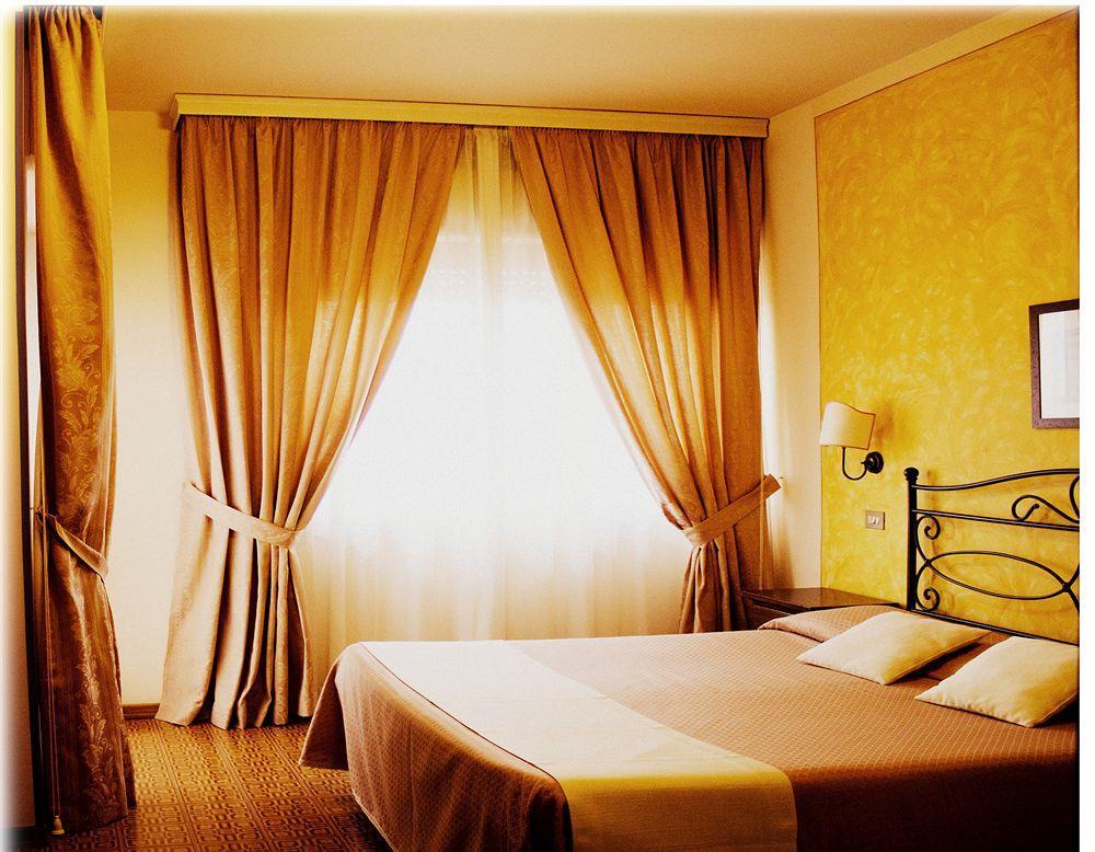 Hotel Ristorante Tre Stelle سانْتالبينو المظهر الخارجي الصورة