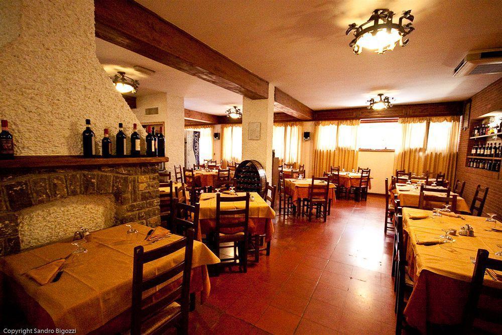Hotel Ristorante Tre Stelle سانْتالبينو المظهر الخارجي الصورة