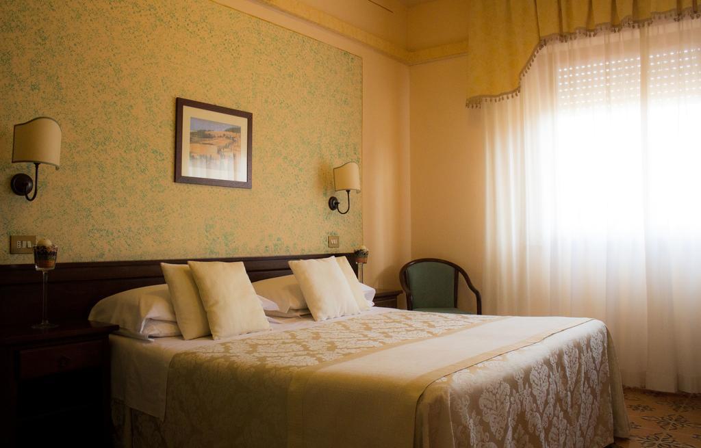 Hotel Ristorante Tre Stelle سانْتالبينو المظهر الخارجي الصورة