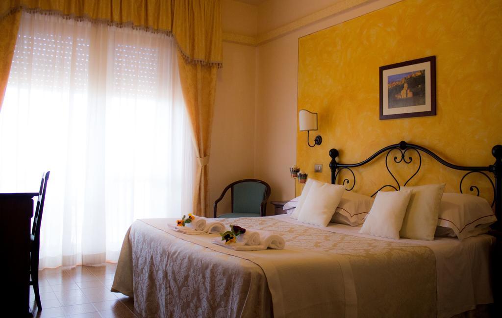 Hotel Ristorante Tre Stelle سانْتالبينو المظهر الخارجي الصورة