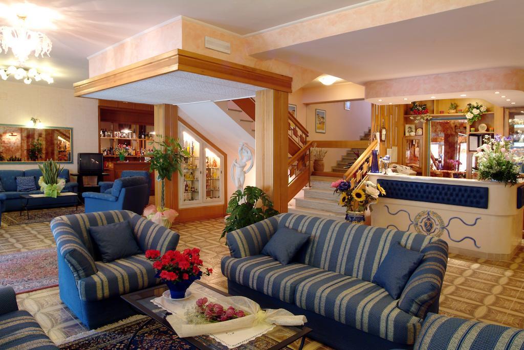 Hotel Ristorante Tre Stelle سانْتالبينو المظهر الخارجي الصورة