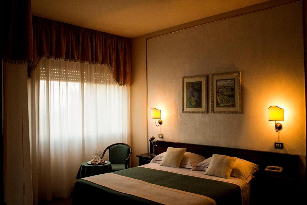 Hotel Ristorante Tre Stelle سانْتالبينو المظهر الخارجي الصورة