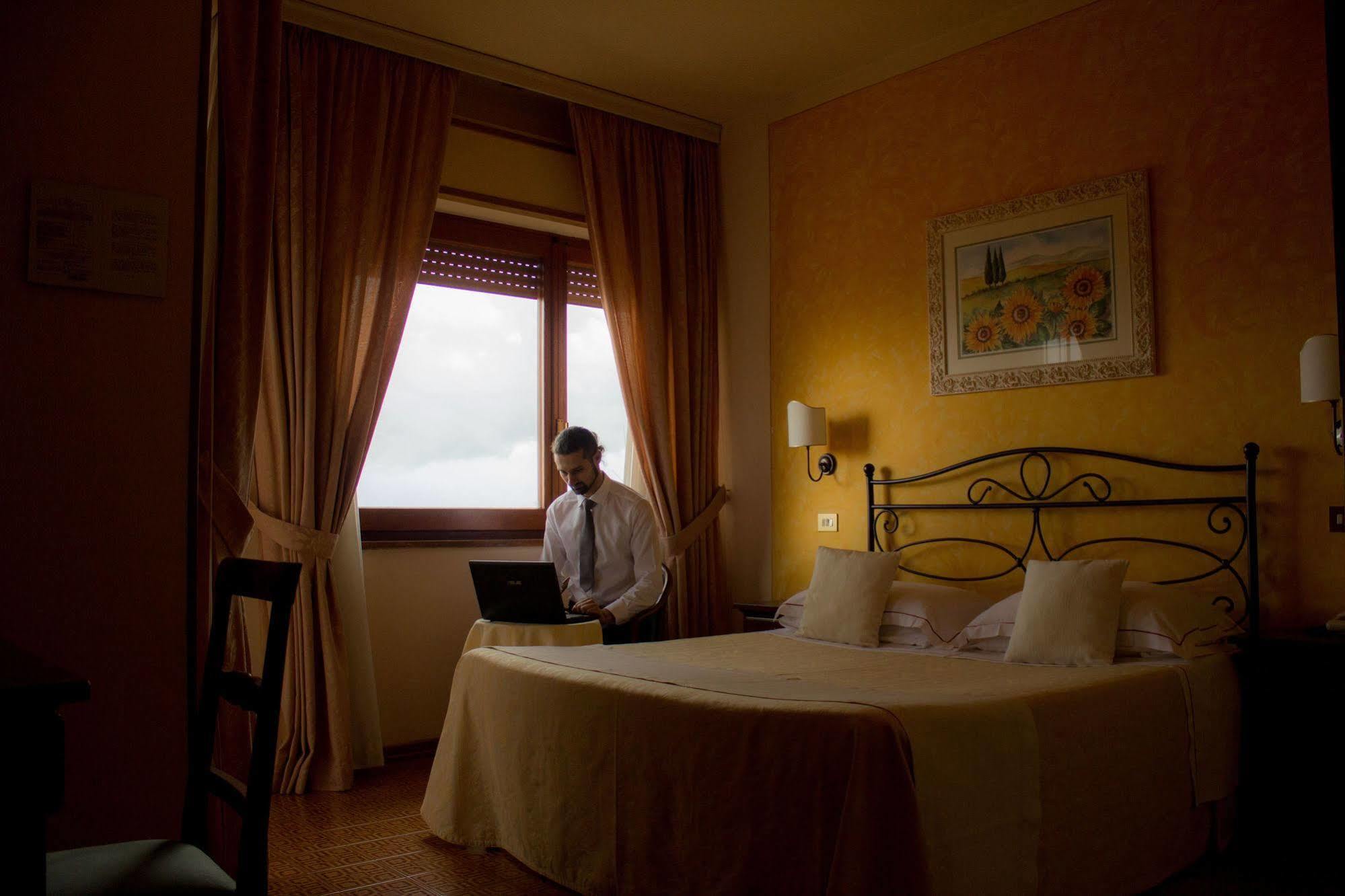 Hotel Ristorante Tre Stelle سانْتالبينو المظهر الخارجي الصورة
