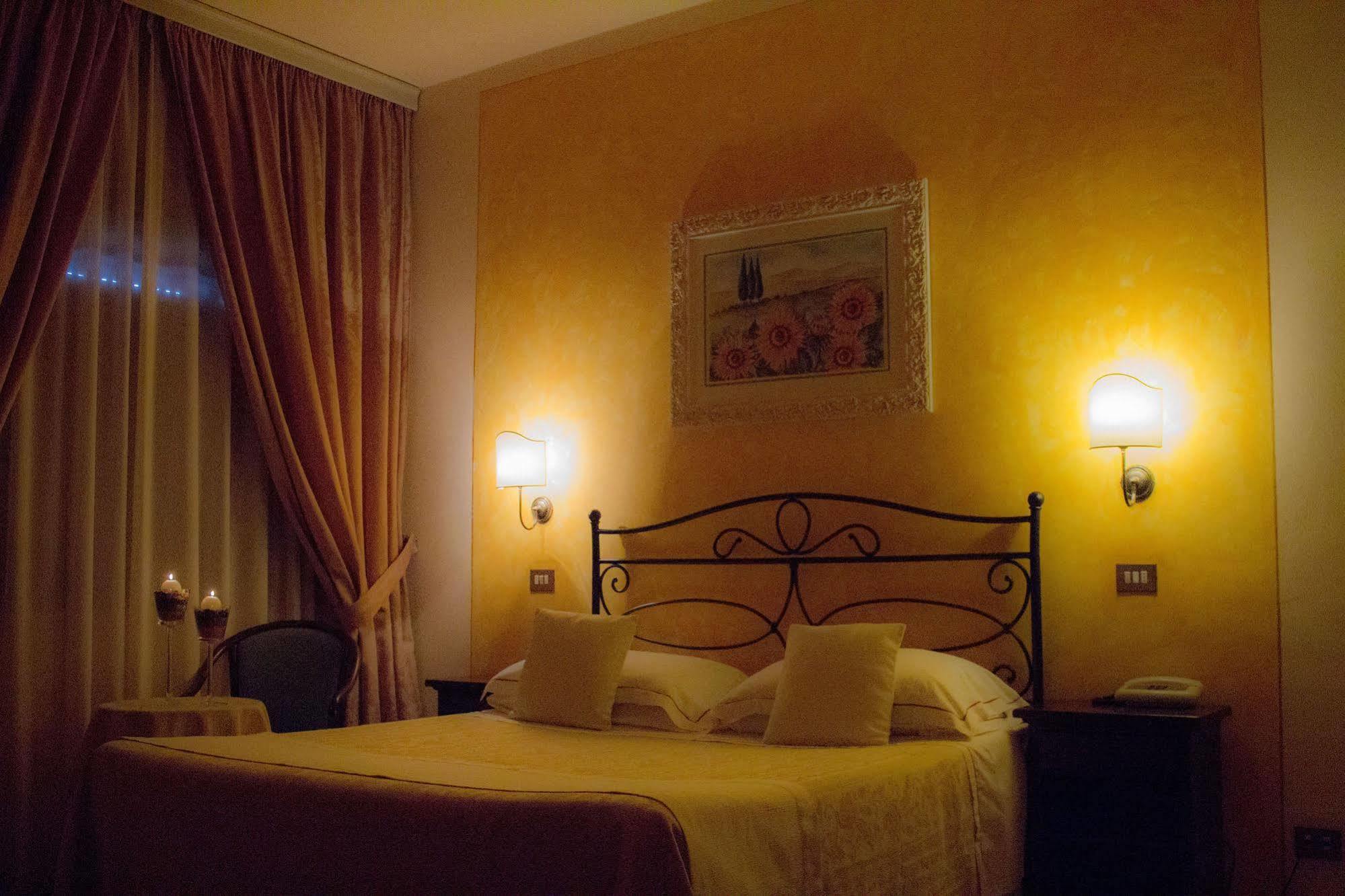 Hotel Ristorante Tre Stelle سانْتالبينو المظهر الخارجي الصورة