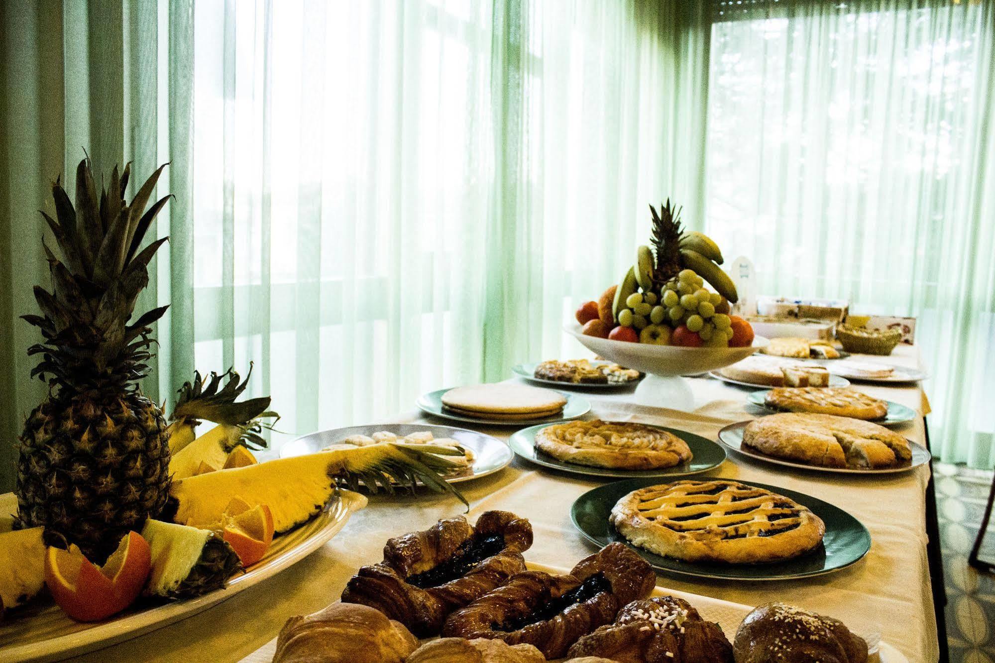 Hotel Ristorante Tre Stelle سانْتالبينو المظهر الخارجي الصورة