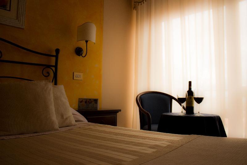 Hotel Ristorante Tre Stelle سانْتالبينو المظهر الخارجي الصورة