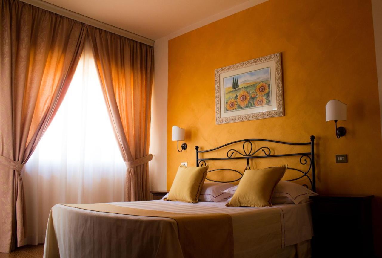 Hotel Ristorante Tre Stelle سانْتالبينو المظهر الخارجي الصورة